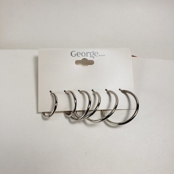 Women's Set of 3 pairs of Polished Silver tone Multiple sizes Hoop Earrings - Picture 6 of 7